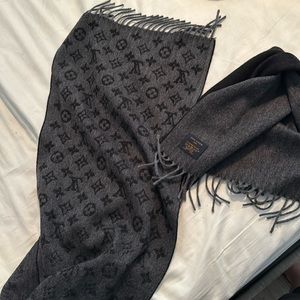 Black and grey half cashmere half wool Louis Vuitton scarf